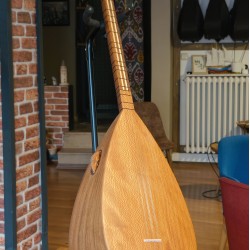 41,5 CM KARAAĞAÇ KISA SAPLI BAĞLAMA (KOD: 03478)